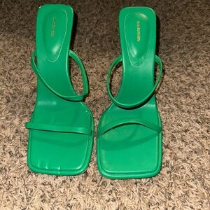 PrettyLittleThing Vibrant Green Heels (C269)